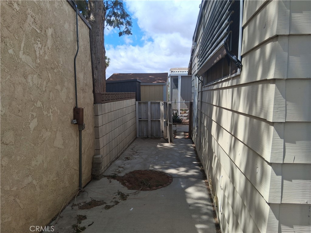 15252 Seneca Road, Unit 1 Victorville, CA 92392 - Photo 6 of 18