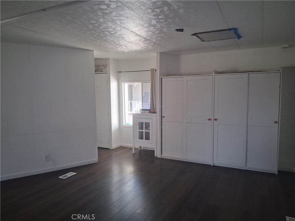 15252 Seneca Road, Unit 1 Victorville, CA 92392 - Photo 10 of 18