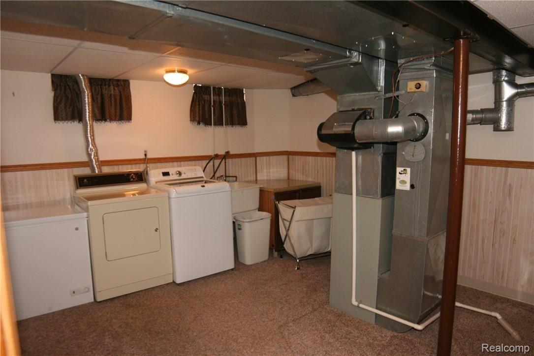 1588 Colony Drive Rochester, MI 48307 - Photo 17 of 18 IMG_7530.JPG