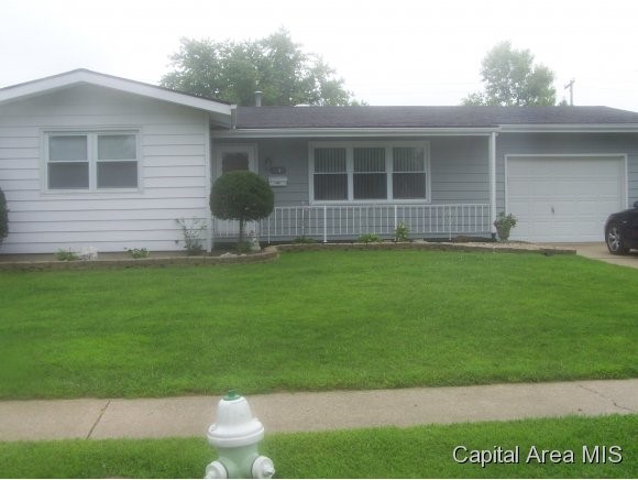 2242 East Eleanor Avenue Springfield, IL 62702 - Photo 1 of 9 Gallery Image 1
