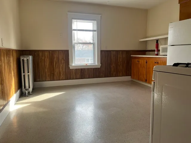 $2,000 | 39 Davis Avenue, Unit 2, Norwood, MA 02062