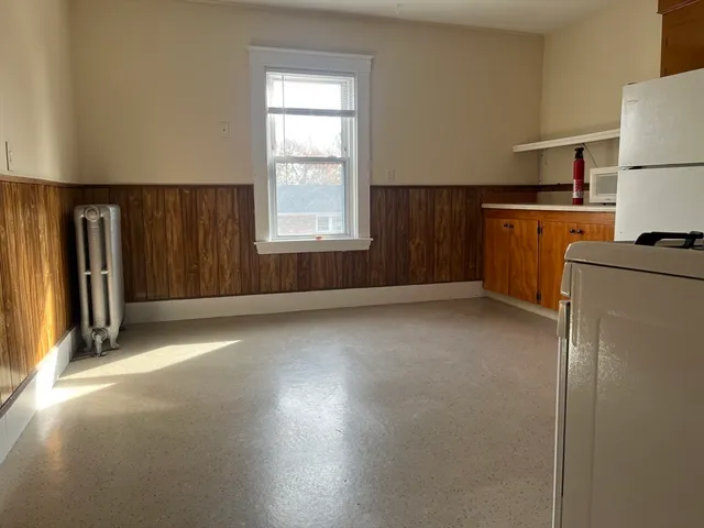 $2,000 | 39 Davis Avenue, Unit 2, Norwood, MA 02062