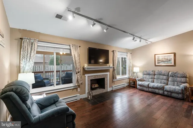 $699,000 | 1543 Youngs Point Place, Herndon, VA 20170