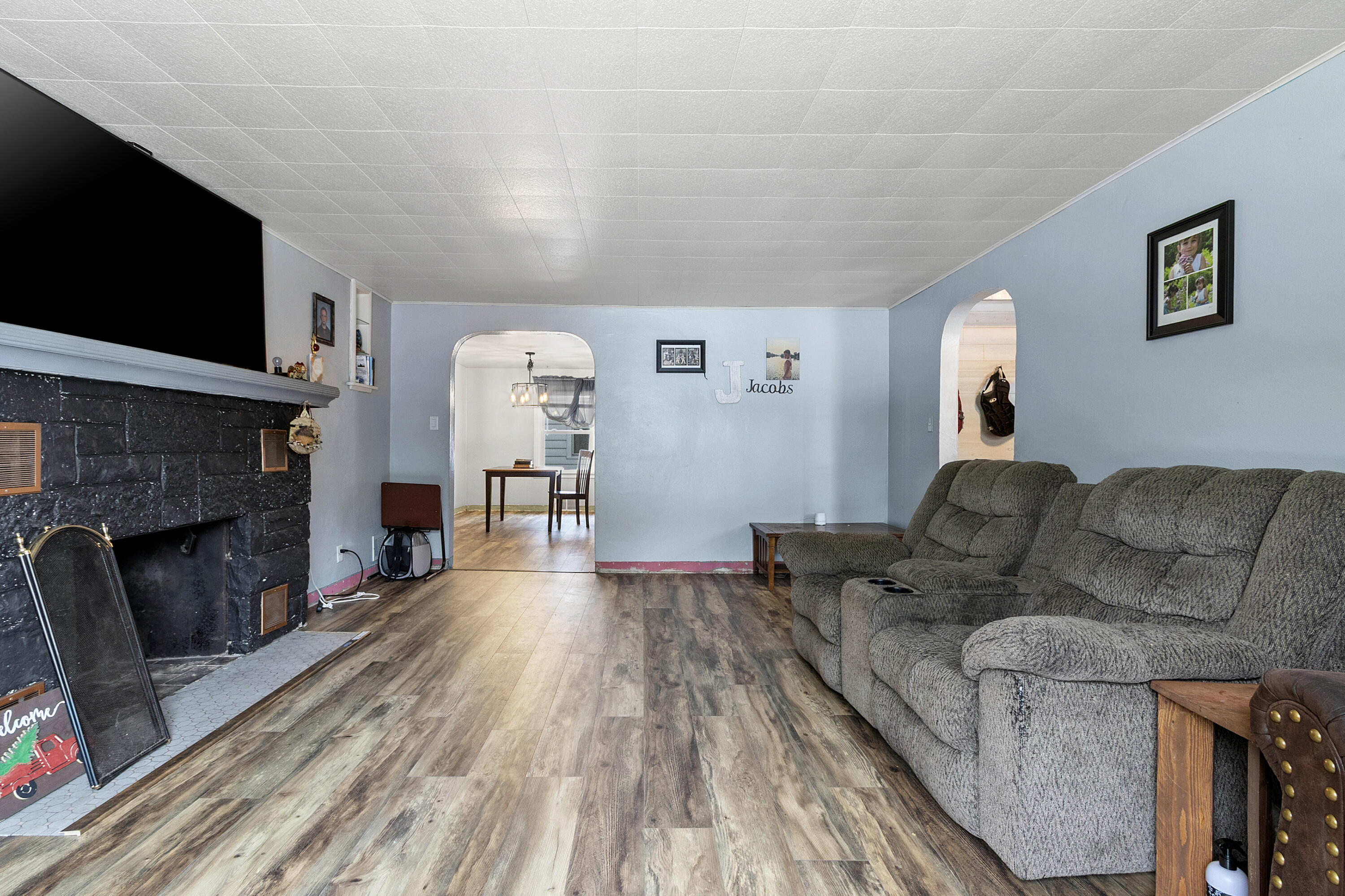 1905 32nd Street Two Rivers, WI 54241 - Photo 5 of 28 004-190532ndStreet-TwoRivers-WI-54241-FU