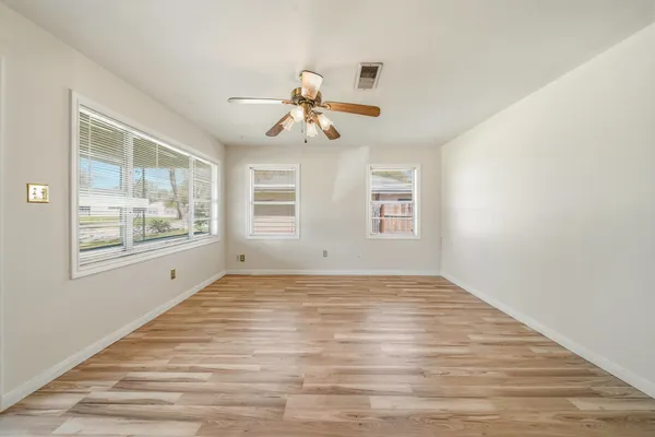 $1,495 | 602 North Circle Drive, Baytown, TX 77520