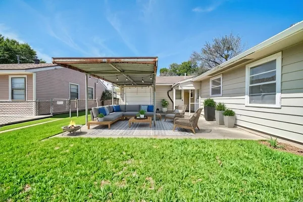 $1,495 | 602 North Circle Drive, Baytown, TX 77520