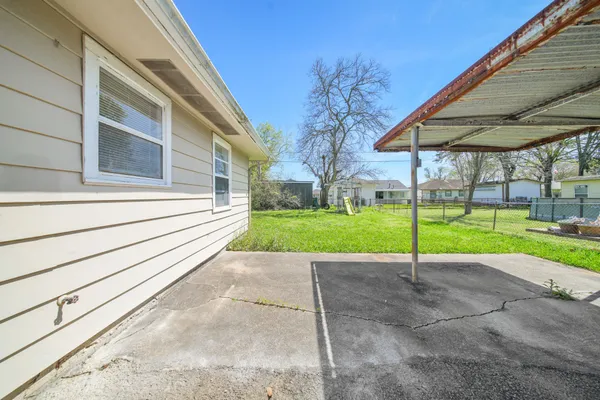 $1,495 | 602 North Circle Drive, Baytown, TX 77520