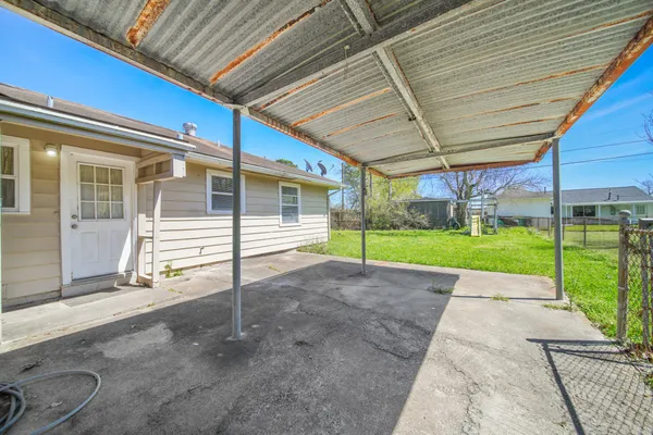 $1,495 | 602 North Circle Drive, Baytown, TX 77520