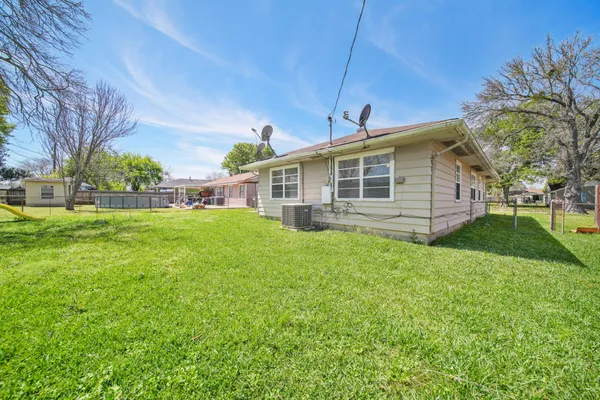 $1,495 | 602 North Circle Drive, Baytown, TX 77520