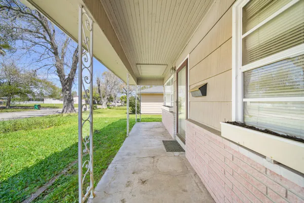 $1,495 | 602 North Circle Drive, Baytown, TX 77520