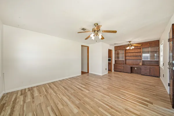 $1,495 | 602 North Circle Drive, Baytown, TX 77520