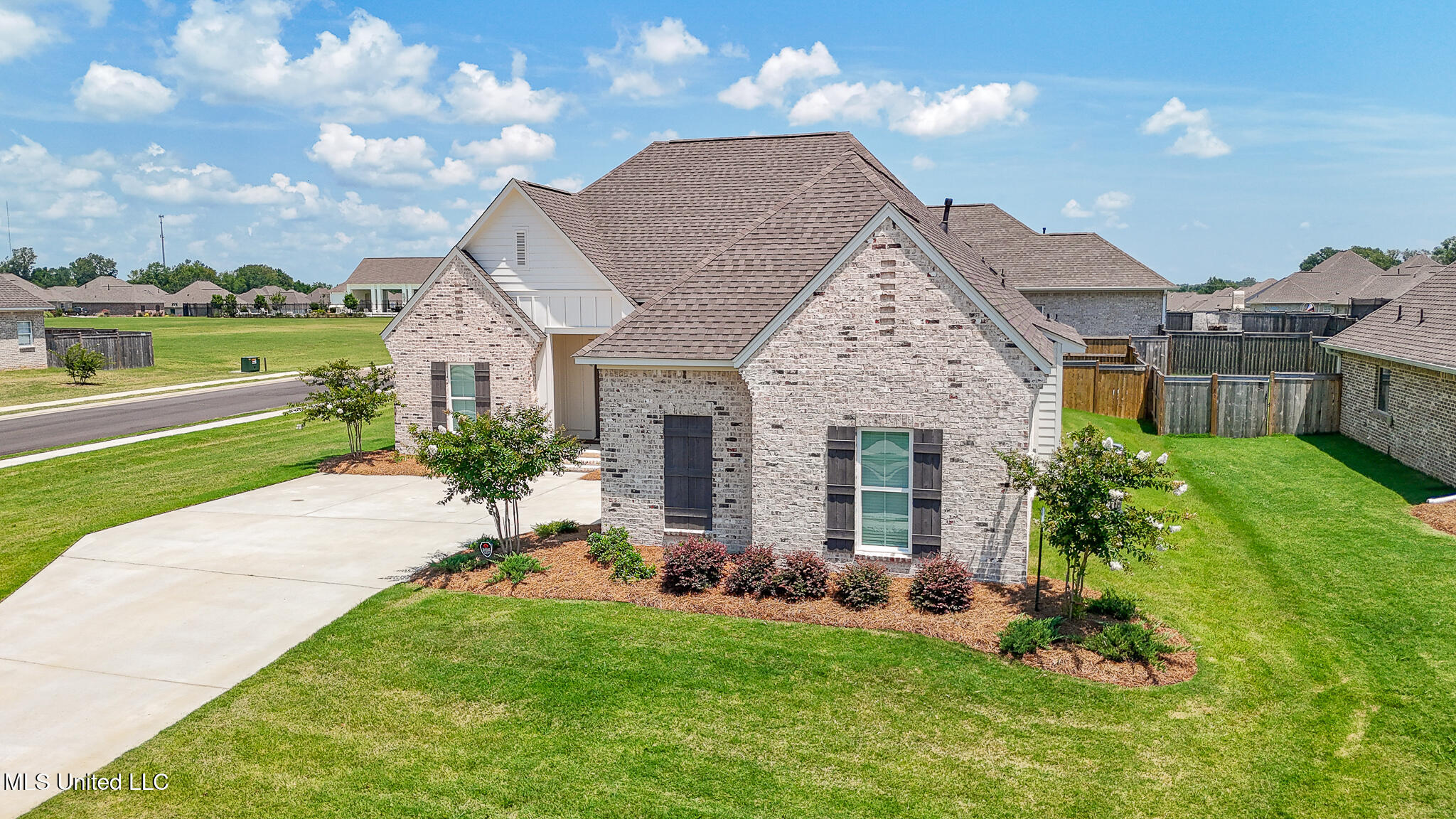 644 Peregan Street Canton, MS 39046 - Photo 3 of 61 301AD226-5B8B-45C9-83E9-81959BD92BBA