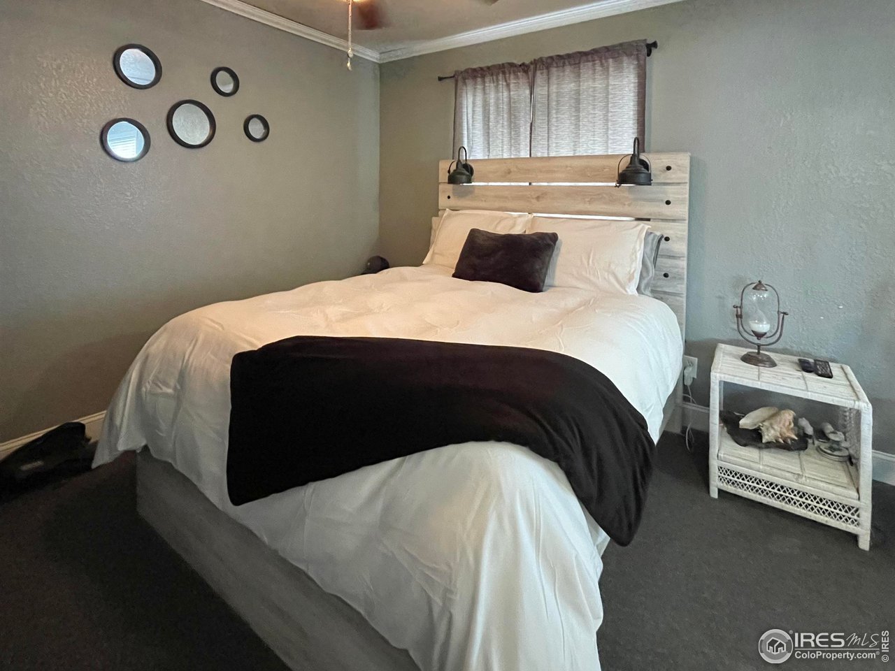 421 East 28th St Road Greeley, CO 80631 - Photo 12 of 30 Huge main floor primary suite!