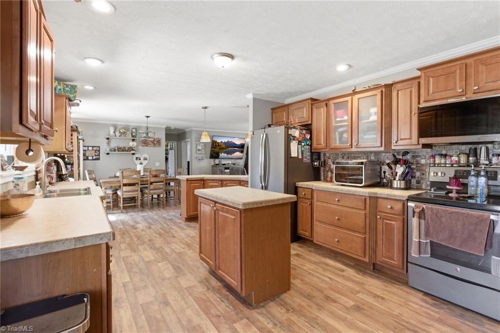 8455 Mertie Road Millers Creek, NC 28651 - Photo 12 of 38