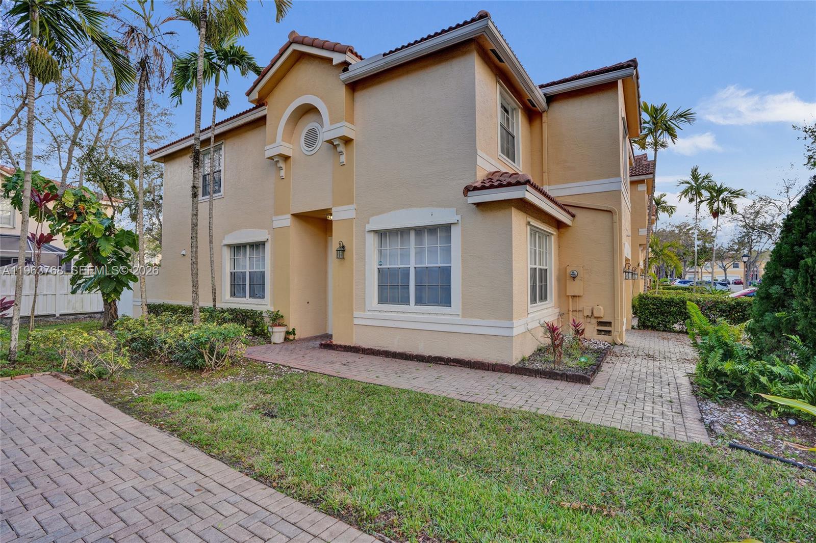 4253 Southwest 124th Terrace Miramar, FL 33027 - Photo 6 of 35