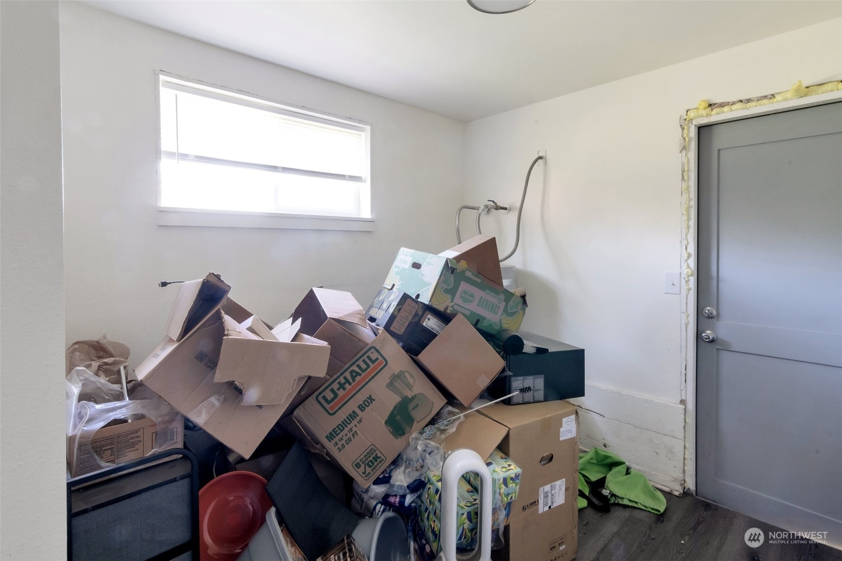 139 Oak Street Bremerton, WA 98310 - Photo 19 of 28 a bed room with a bed and a window