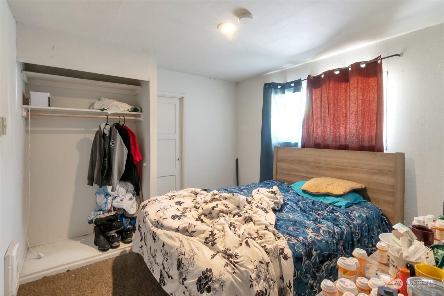 139 Oak Street Bremerton, WA 98310 - Photo 6 of 28 a bedroom with a bed and a closet