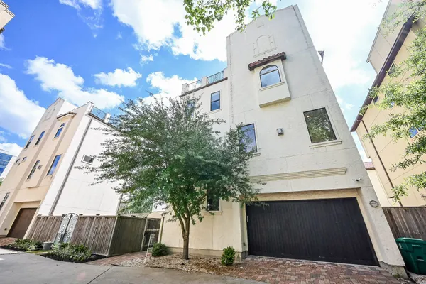 $4,200 | 1825 West 24th Street, Houston, TX 77008