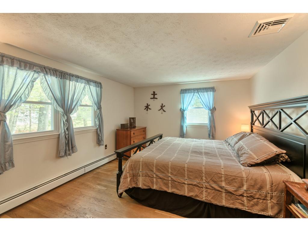 175 N Road Sandown, NH 03873 - Photo 13 of 29