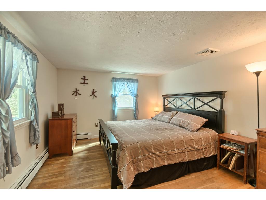 175 N Road Sandown, NH 03873 - Photo 14 of 29