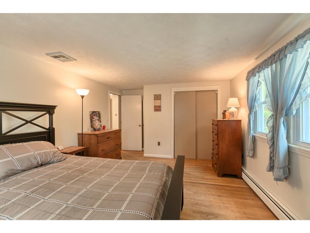 175 N Road Sandown, NH 03873 - Photo 15 of 29