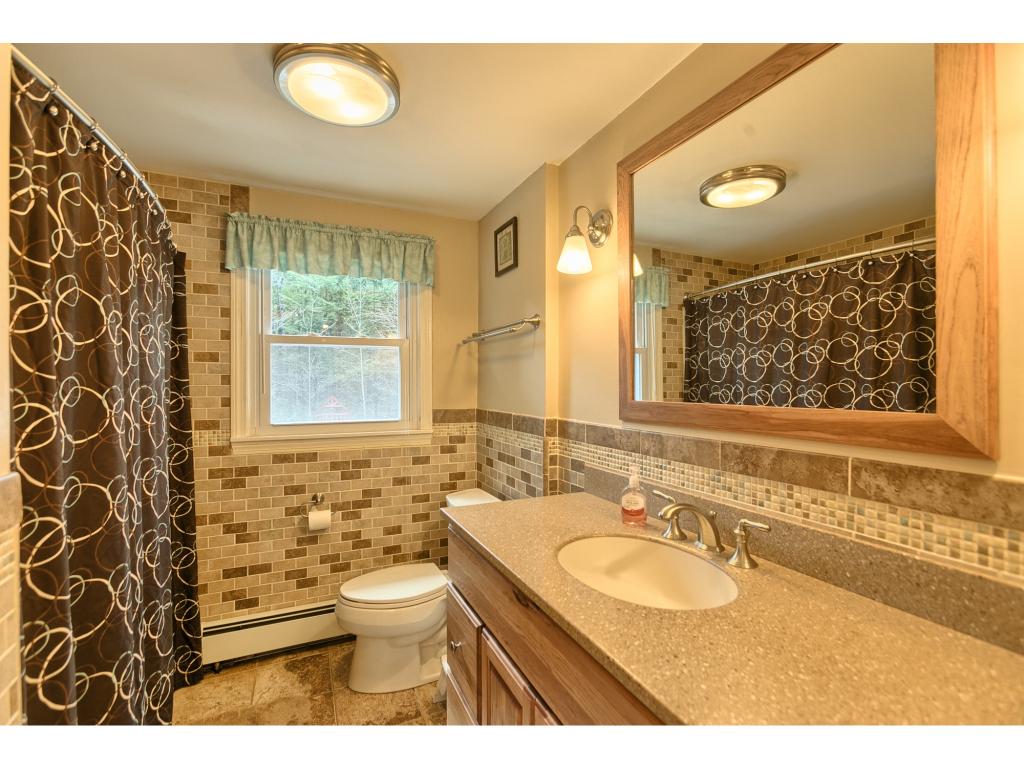 175 N Road Sandown, NH 03873 - Photo 18 of 29