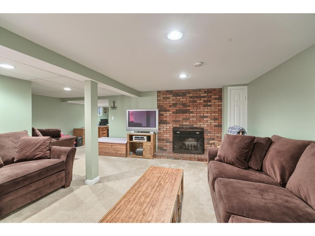 175 N Road Sandown, NH 03873 - Photo 19 of 29