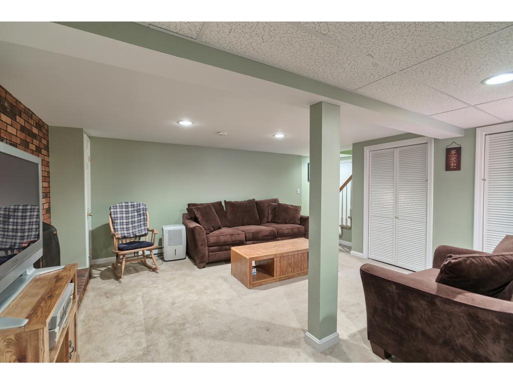 175 N Road Sandown, NH 03873 - Photo 21 of 29