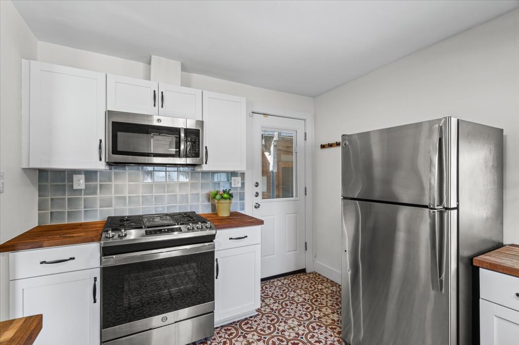 3606 Abbate Circle Austin, TX 78721 - Photo 8 of 23