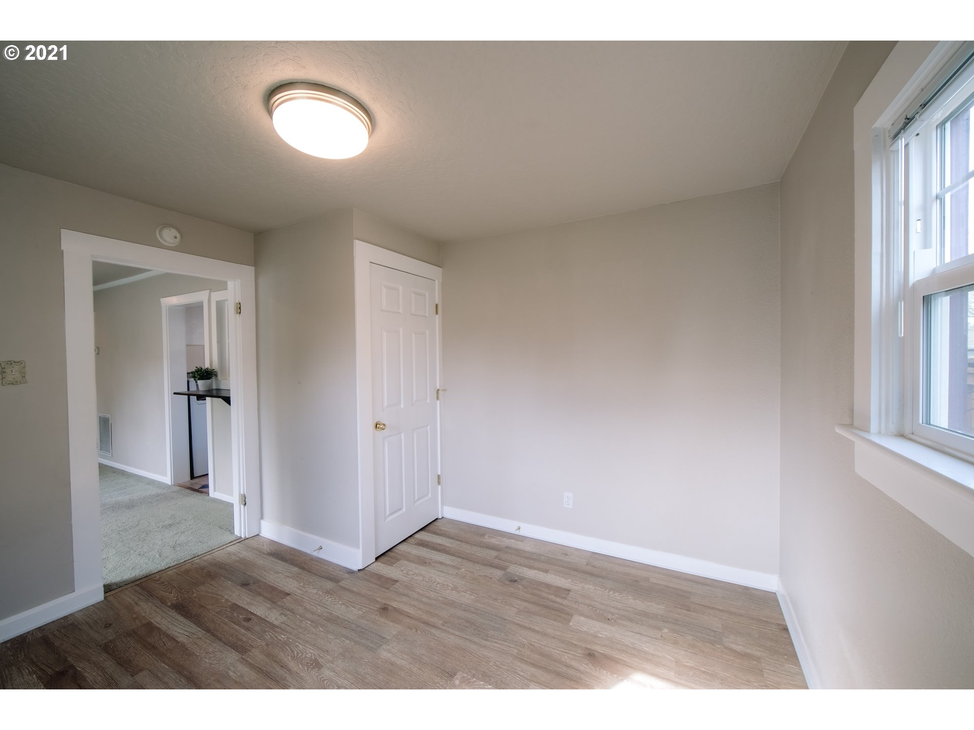 1715 Cal Young Road Eugene, OR 97401 - Photo 8 of 19 Gallery Image 8