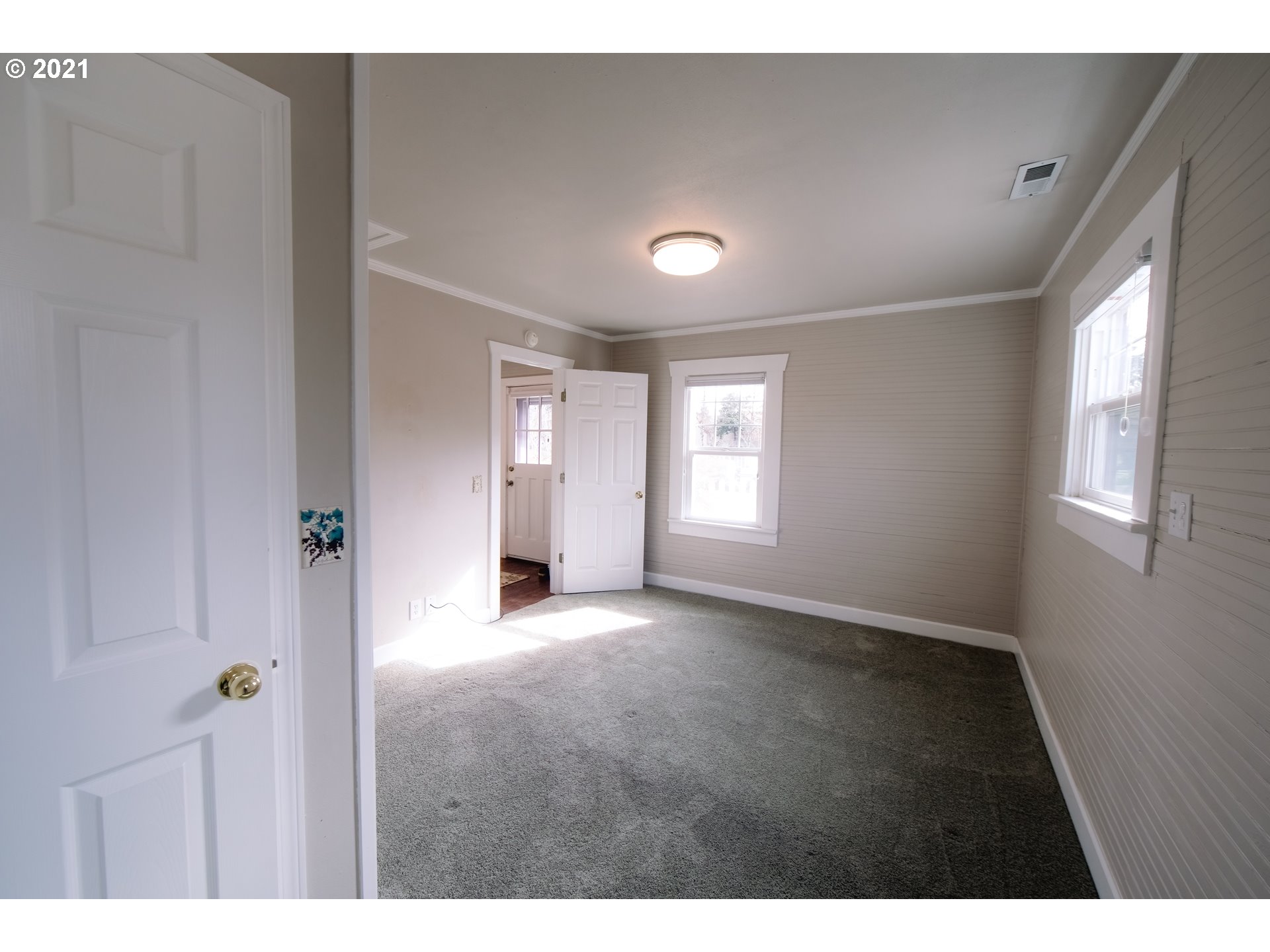 1715 Cal Young Road Eugene, OR 97401 - Photo 10 of 19 Gallery Image 10