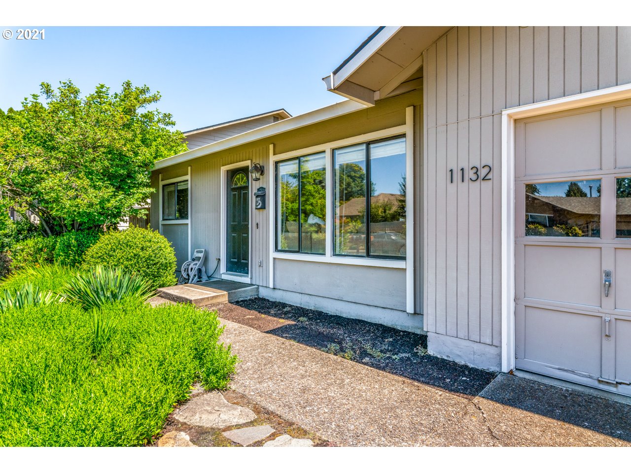 1132 Risden Place Eugene, OR 97404 - Photo 3 of 30 Gallery Image 3