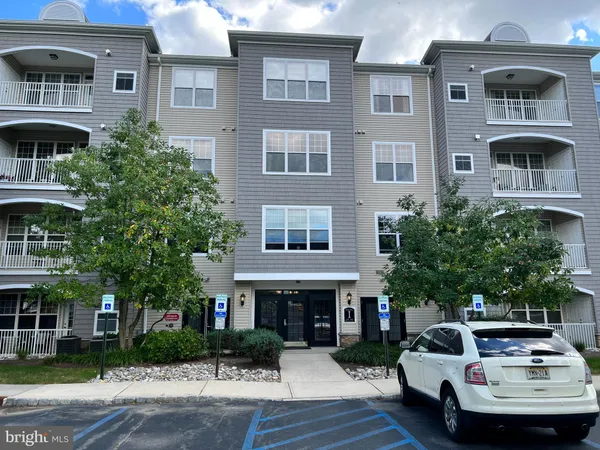 $2,400 | 141 Masterson Court, Ewing, NJ 08618