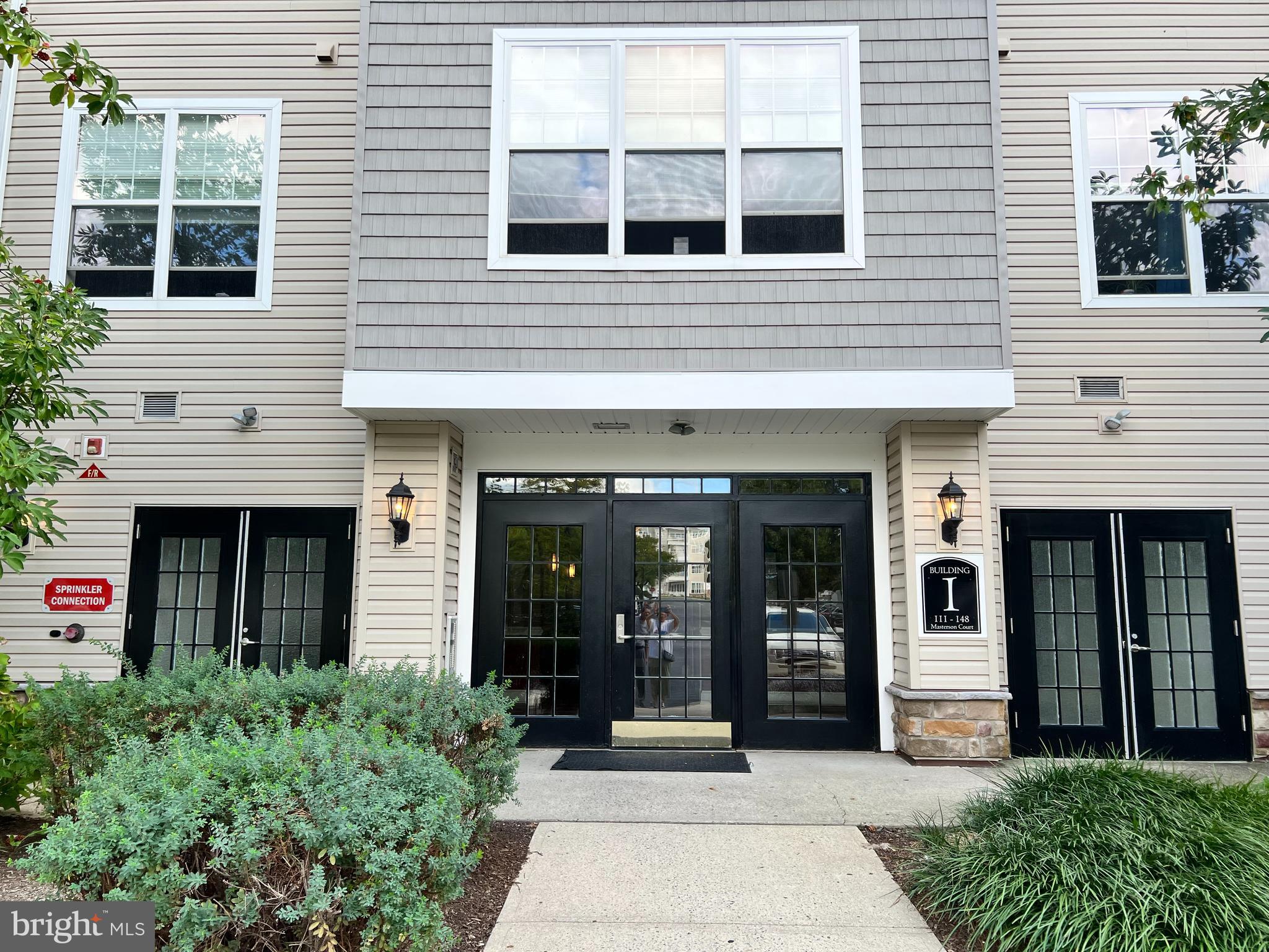 141 Masterson Court Ewing, NJ 08618 - Photo 2 of 23