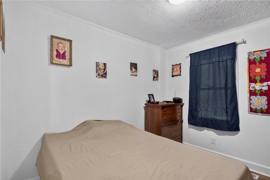 230 Dickard Road Seneca, SC 29672 - Photo 17 of 25 A comfortable bedroom with ample wall space for personalization.