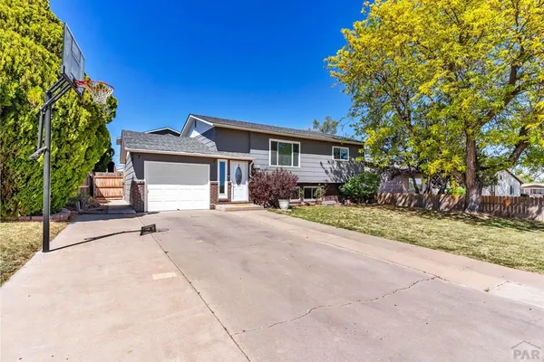 $325,000 | 1812 Smithland Avenue, La Junta, CO 81050