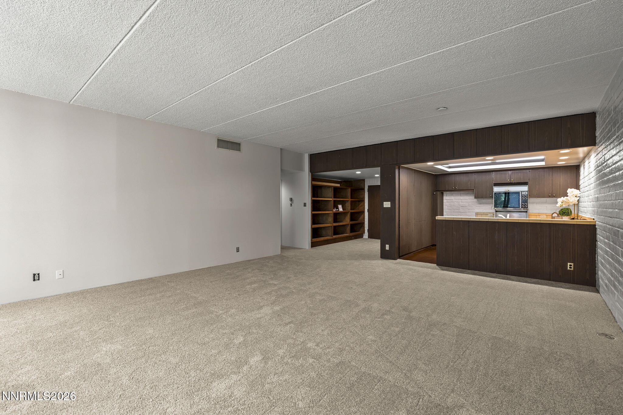 1200 Riverside Drive, Unit 1253 Reno, NV 89503 - Photo 6 of 31 5-web-or-mls-_DSC9561