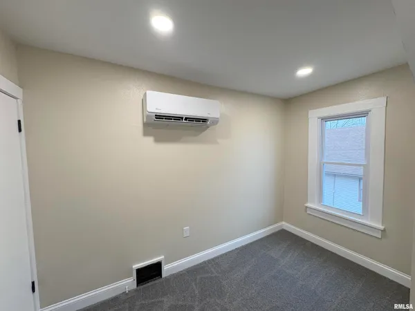 $159,900 | 2222 West Callender Avenue, West Peoria, IL 61604