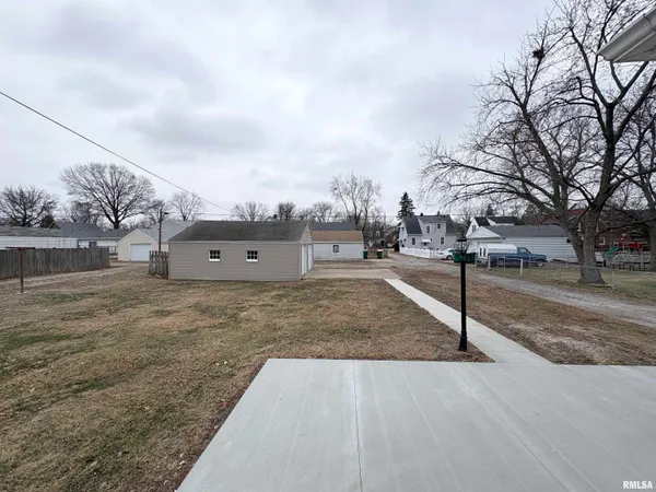 $159,900 | 2222 West Callender Avenue, West Peoria, IL 61604