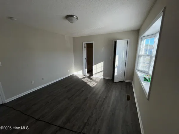 $1,300 | 3820 East Vancroft Circle, Unit I6, Winterville, NC 28590