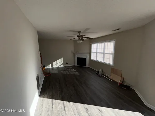 $1,300 | 3820 East Vancroft Circle, Unit I6, Winterville, NC 28590