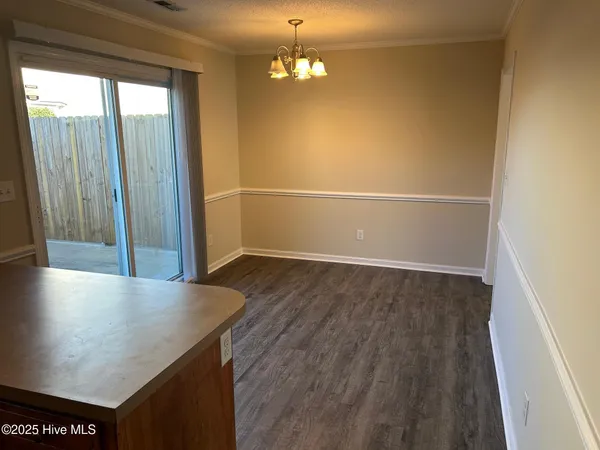 $1,300 | 3820 East Vancroft Circle, Unit I6, Winterville, NC 28590