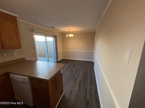 $1,300 | 3820 East Vancroft Circle, Unit I6, Winterville, NC 28590