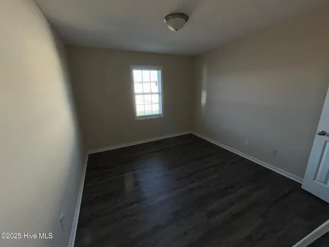 $1,300 | 3820 East Vancroft Circle, Unit I6, Winterville, NC 28590