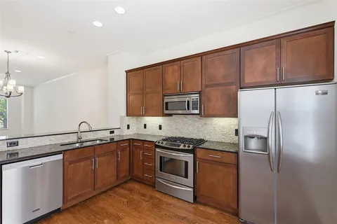 $515,000 | 636 East Bluff Street, Fort Worth, TX 76102