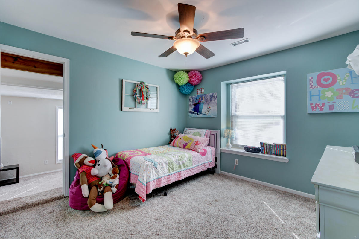 1320 Wenlock Road Knoxville, TN 37922 - Photo 17 of 23 Bedroom three, new paint carpet.