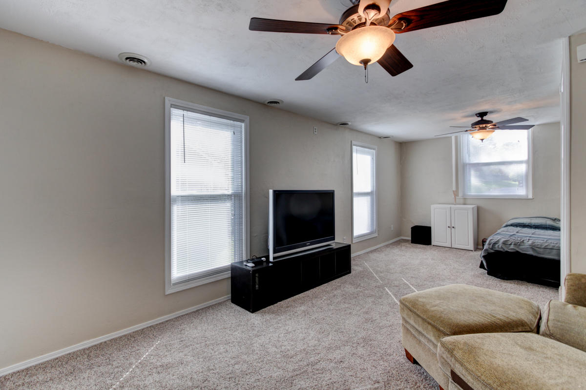 1320 Wenlock Road Knoxville, TN 37922 - Photo 19 of 23 Spacious bonus room!