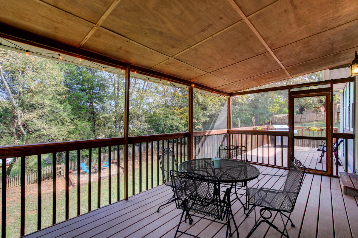 1320 Wenlock Road Knoxville, TN 37922 - Photo 23 of 23 Beautiful screened in porch!