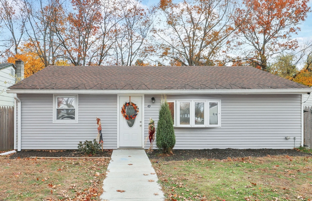 49 Mohegan Avenue Springfield, MA 01151 - Photo 1 of 33