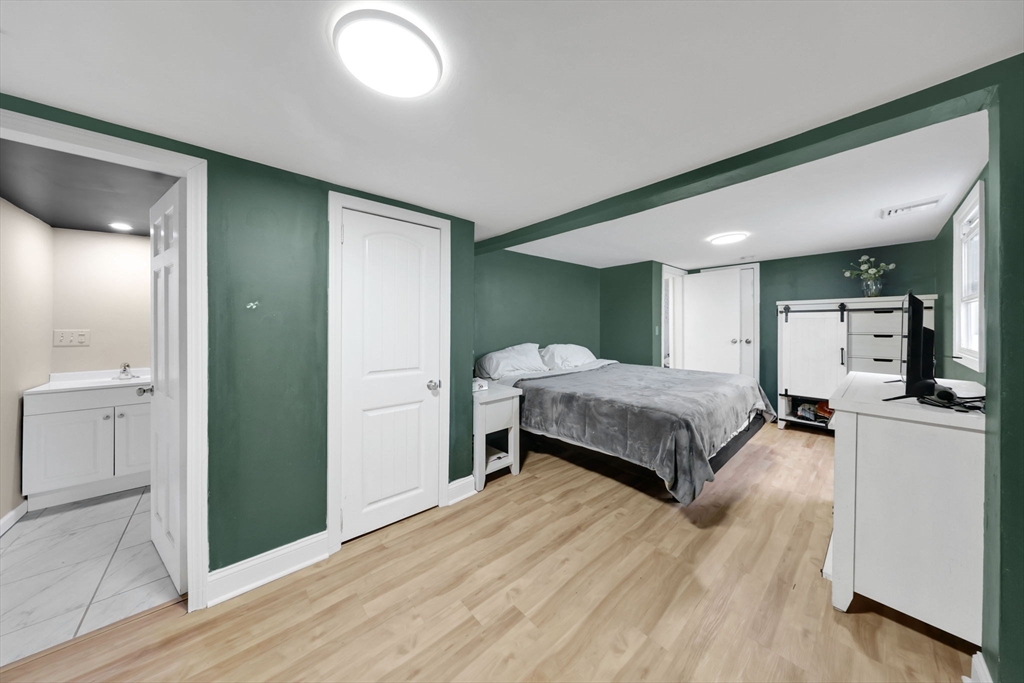 49 Mohegan Avenue Springfield, MA 01151 - Photo 21 of 33